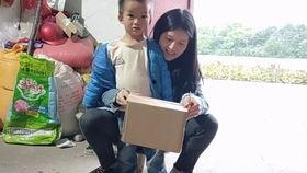 诺米走红不忘家乡小涵娱乐吃瓜,小涵娱乐吃瓜见证友谊